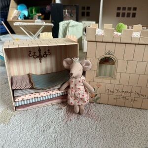 Maileg: princess and the pea and cabana/chairs bundle